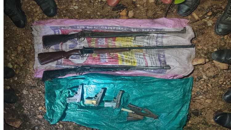 मुंगेर पुलिस की बड़ी कार्रवाई, भारी मात्रा में अवैध हथियार बरामद, 2 गिरफ्तार