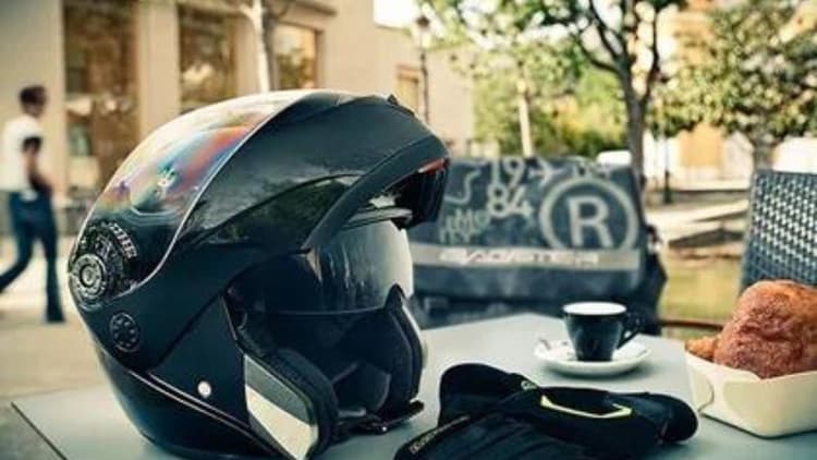 हेलमेट खरीदने से पहले रखें ध्यान, क्योंकि स्टाइल के साथ सुरक्षा भी है बेहद जरूरी