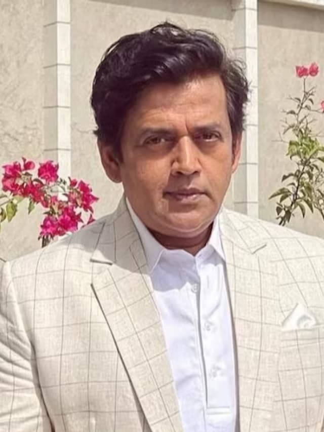 बॉलीवुड में भी जादू चला चुके हैं ये 5 भोजपुरी स्टार्स, कहीं आपका फेवरट स्टार भी इनमें शामिल तो नहीं