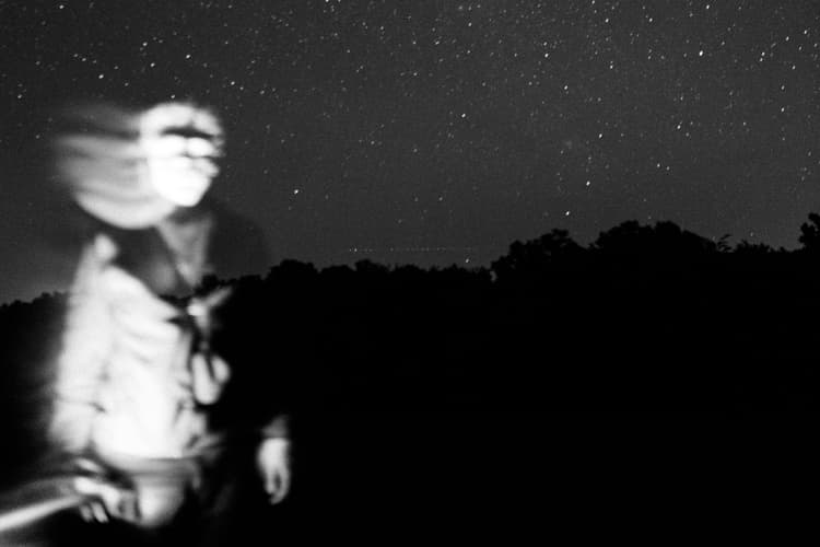 भूत के साथ रिलेशनशिप में है ये महिला, जी रही ऐसी जिंदगी, जानें क्या है मामला