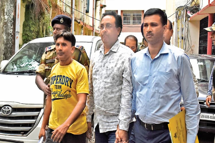 ग्रामीण विकास मंत्री आलमगीर आलम के पीएस संजीव लाल और सहयोगी जहांगीर की रिमांड 5 दिन और बढ़ी