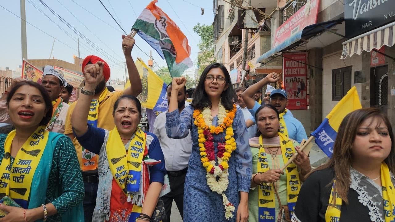 Delhi Women Commission: рдореБрдЭреЗ рдЬреЗрд▓ рдореЗрдВ рдбрд╛рд▓ рджреЛ, рдорд╣рд┐рд▓рд╛рдУрдВ рдкрд░ рдЬреБрд▓реНрдо рдордд рдХрд░реЛ! рджрд┐рд▓реНрд▓реА рдХреЗ рдПрд▓рдЬреА рд╕реЗ рдмреЛрд▓реАрдВ тАШрдЖрдктАЩ рд╕рд╛рдВрд╕рдж рд╕реНрд╡рд╛рддреА рдорд╛рд▓реАрд╡рд╛рд▓