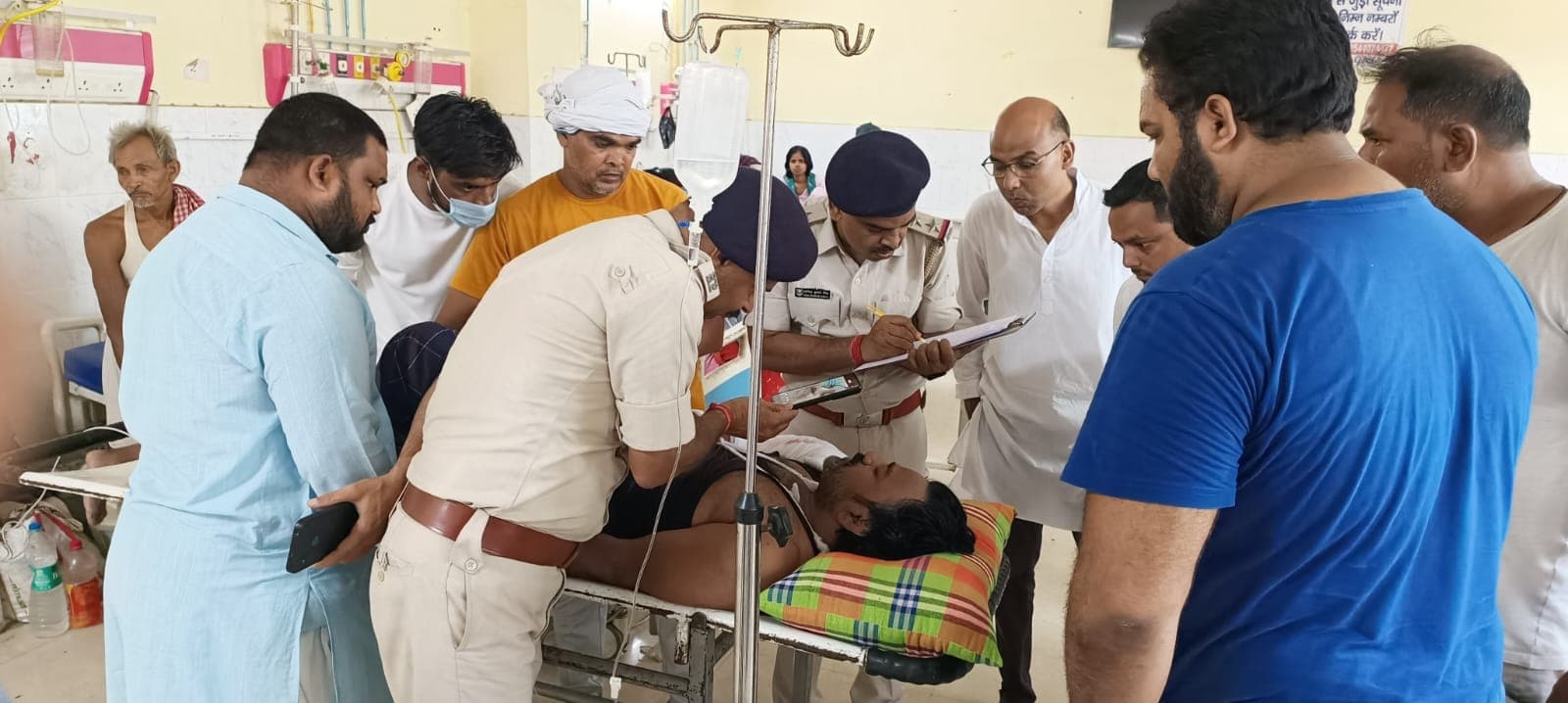 Gaya Crime News: बिसार तालाब के पास पूर्व पार्षद के बेटे को मारी गोली, पढ़िए फिर क्या हुआ… Gaya Crime News: बिसार तालाब के पास पूर्व पार्षद के बेटे को मारी गोली, पढ़िए फिर क्या हुआ…