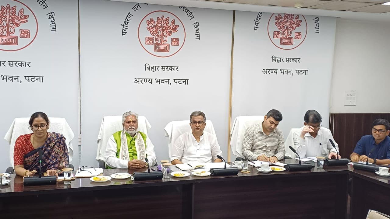 पर्यटन विभाग और वन एवं पर्यावरण विभाग की पटना में हुई संयुक्त बैठक, मुंडेश्वरी पर्वत पर रोपवे पढ़िए क्या हुई बात..