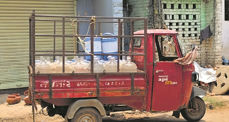 Banka News : जार वाटर प्लांट में हो रहा आधे पानी की बर्बादी का कारोबार