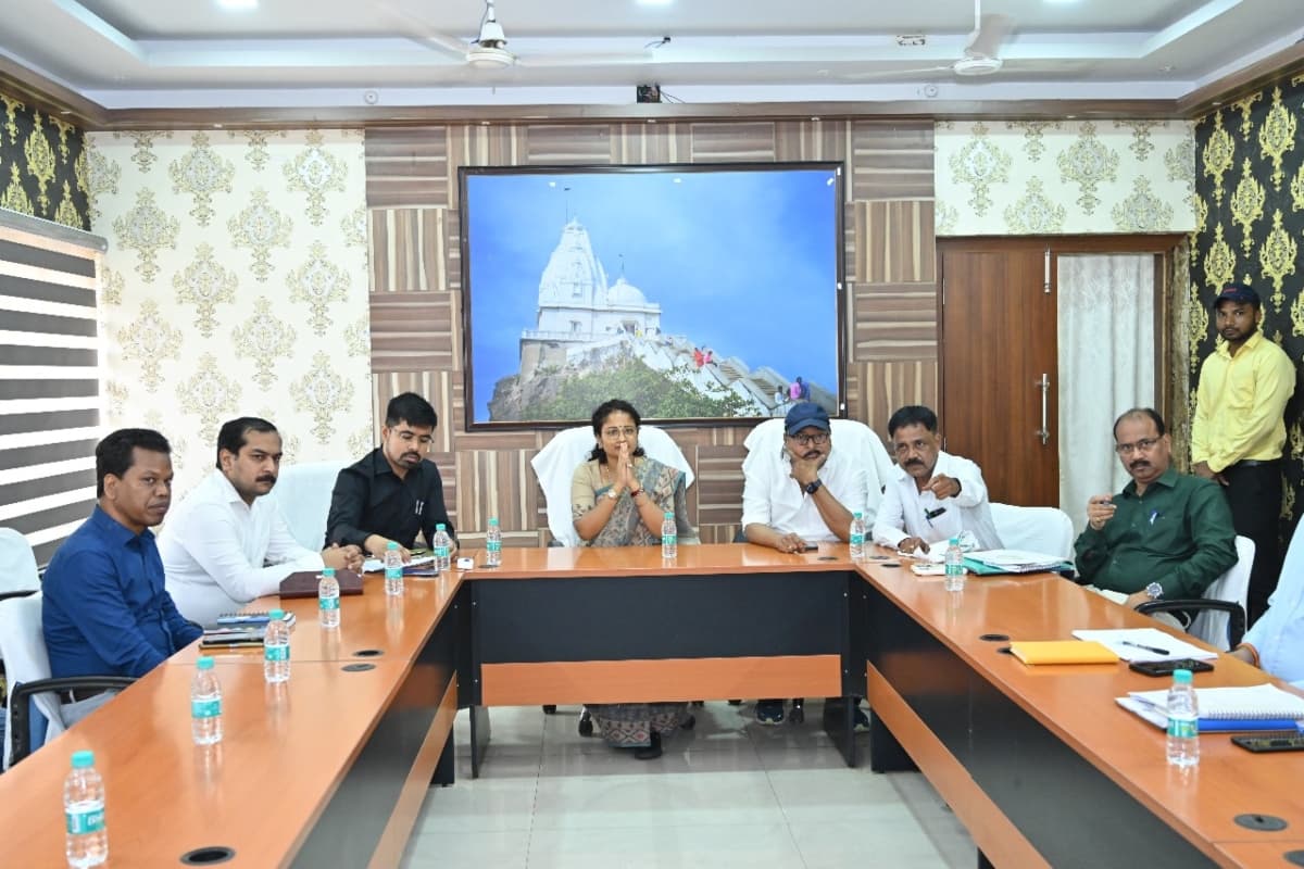 Kalpana Soren पहुंचीं गांडेय, विधायक बनने के बाद पहला दौरा