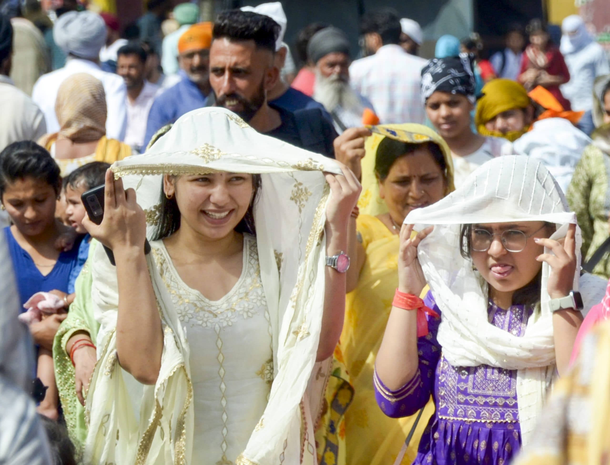Weather Forecast : दिल्ली में हो सकती है बारिश, जानें यूपी-बिहार सहित अन्य राज्यों के मौसम का हाल