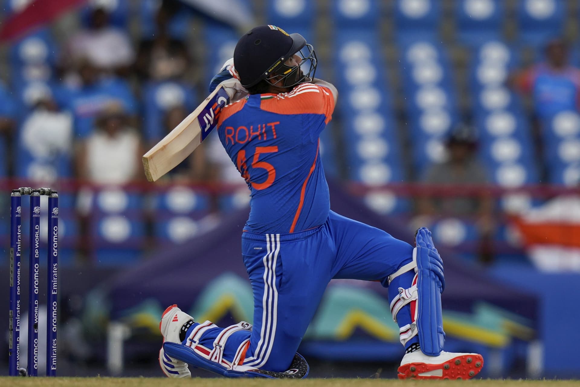 IND vs AUS: रोहित शर्मा ने लगाई रिकॉर्ड्स की झड़ी, ऑस्ट्रेलिया के खिलाफ जड़ दिया 92 रन IND vs AUS: रोहित शर्मा ने लगाई रिकॉर्ड्स की झड़ी, ऑस्ट्रेलिया के खिलाफ जड़ दिया 92 रन