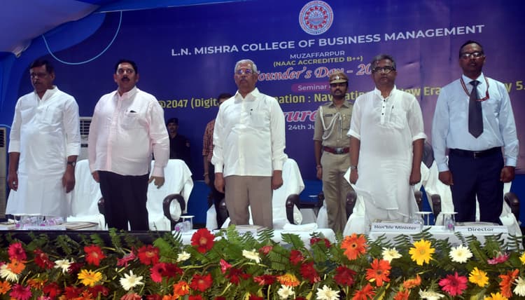 मुजफ्फरपुर में राज्यपाल ने कहा- रोजगार के पीछे न भागें, राेजगार सृजक बनें, 2047 तक विकसित हो जाएगा भारत