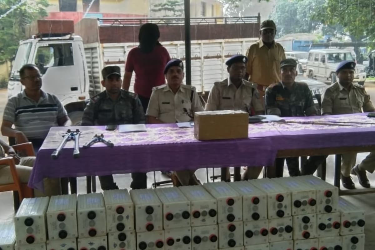 खूंटी : मोबाइल टावर से बैटरी चुराने वाले अंतरराज्यीय गिरोह का भंडाफोड़, एक गिरफ्तार