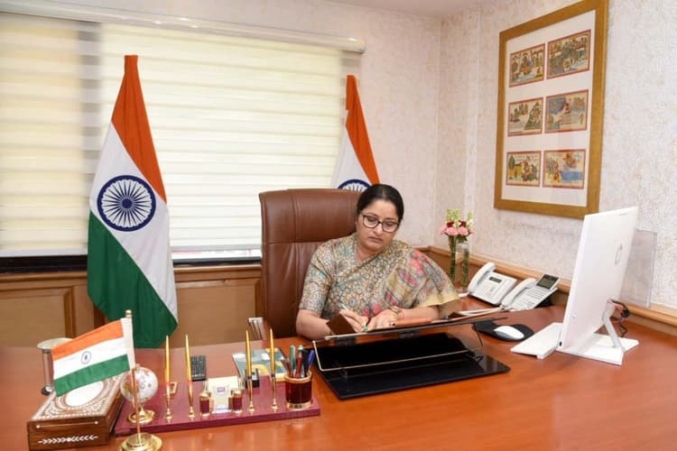 अन्नपूर्णा देवी ने केंद्रीय महिला एवं बाल विकास मंत्रालय का संभाला कार्यभार, बोलीं-पीएम मोदी के विकसित भारत के सपने को करेंगी पूरा