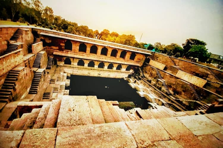 हाड़ी रानी के बलिदान की कहानी बयां करती ये बावली- आखिर क्या है रहस्य भूल-भुलैया का