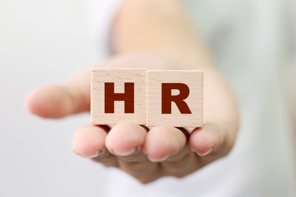 Career as an HR Professional: рдЬрд╛рдиреЗрдВ рдХреИрд╕реЗ рдмрдиреЗ рдПрдЪрдЖрд░,рдХреНрдпрд╛ рд╣реИ рд╢реИрдХреНрд╖рдгрд┐рдХ рдпреЛрдЧреНрдпрддрд╛ рдПрд╡рдВ рдЕрдиреНрдп рдЬрд╛рдирдХрд╛рд░реА