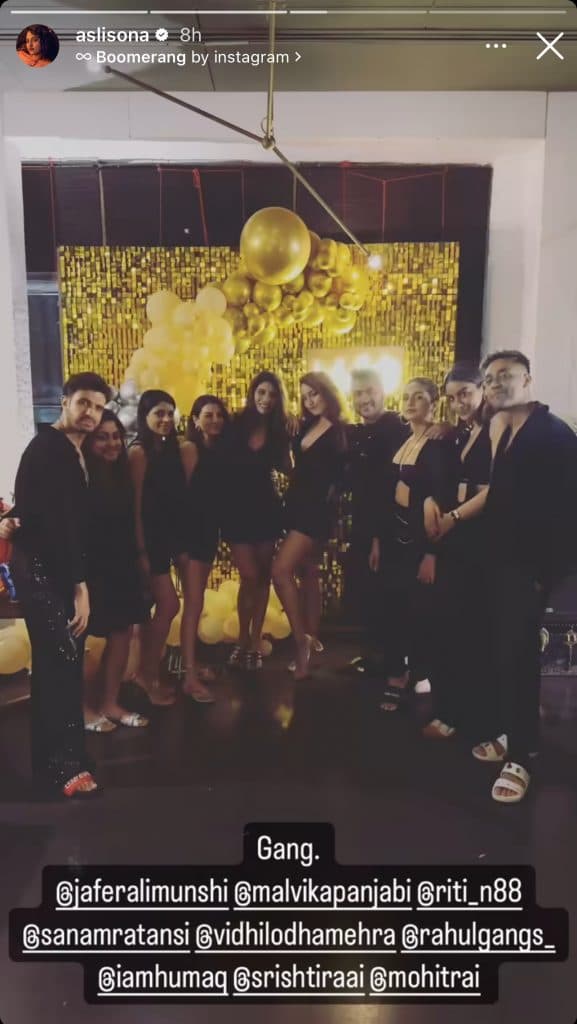 Sonakshi with her girl gang