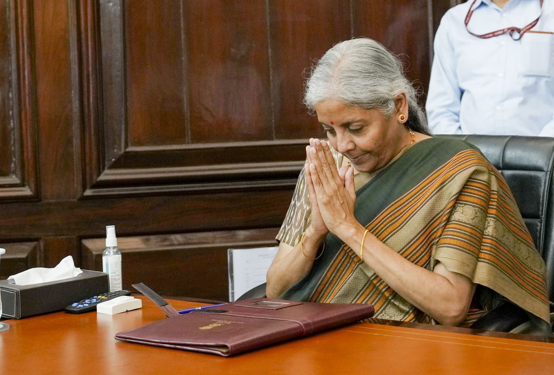 छठा पूर्ण बजट पेश कर रिकॉर्ड बनाएंगी निर्मला सीतारमण, नागरिकों का जीवन बनेगा सुगम छठा पूर्ण बजट पेश कर रिकॉर्ड बनाएंगी निर्मला सीतारमण, नागरिकों का जीवन बनेगा सुगम