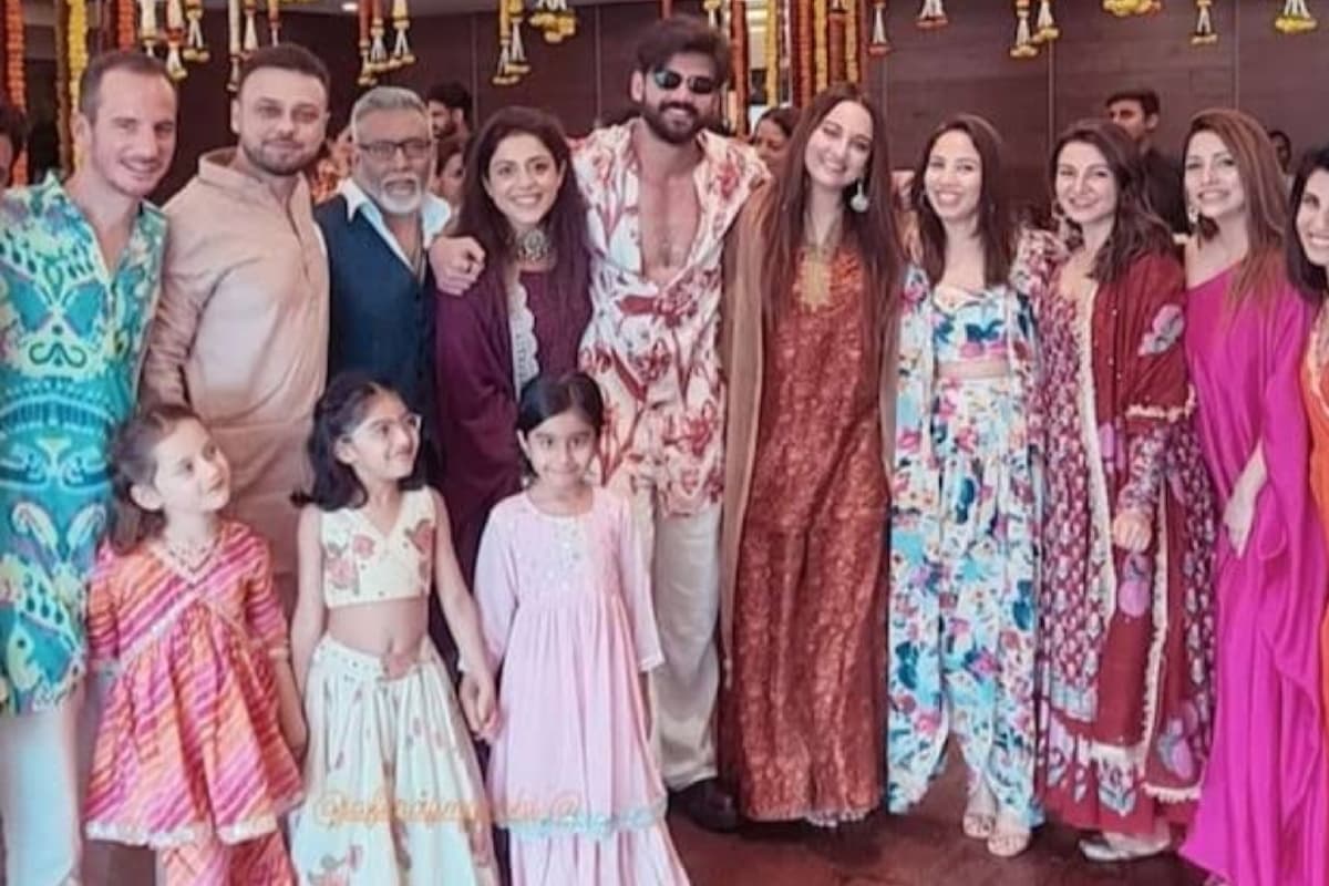 Sonakshi Sinha Wedding: सोनाक्षी- जहीर के वेडिंग सेलिब्रेशन हुए शुरू, सामने आई फैमिली फोटो