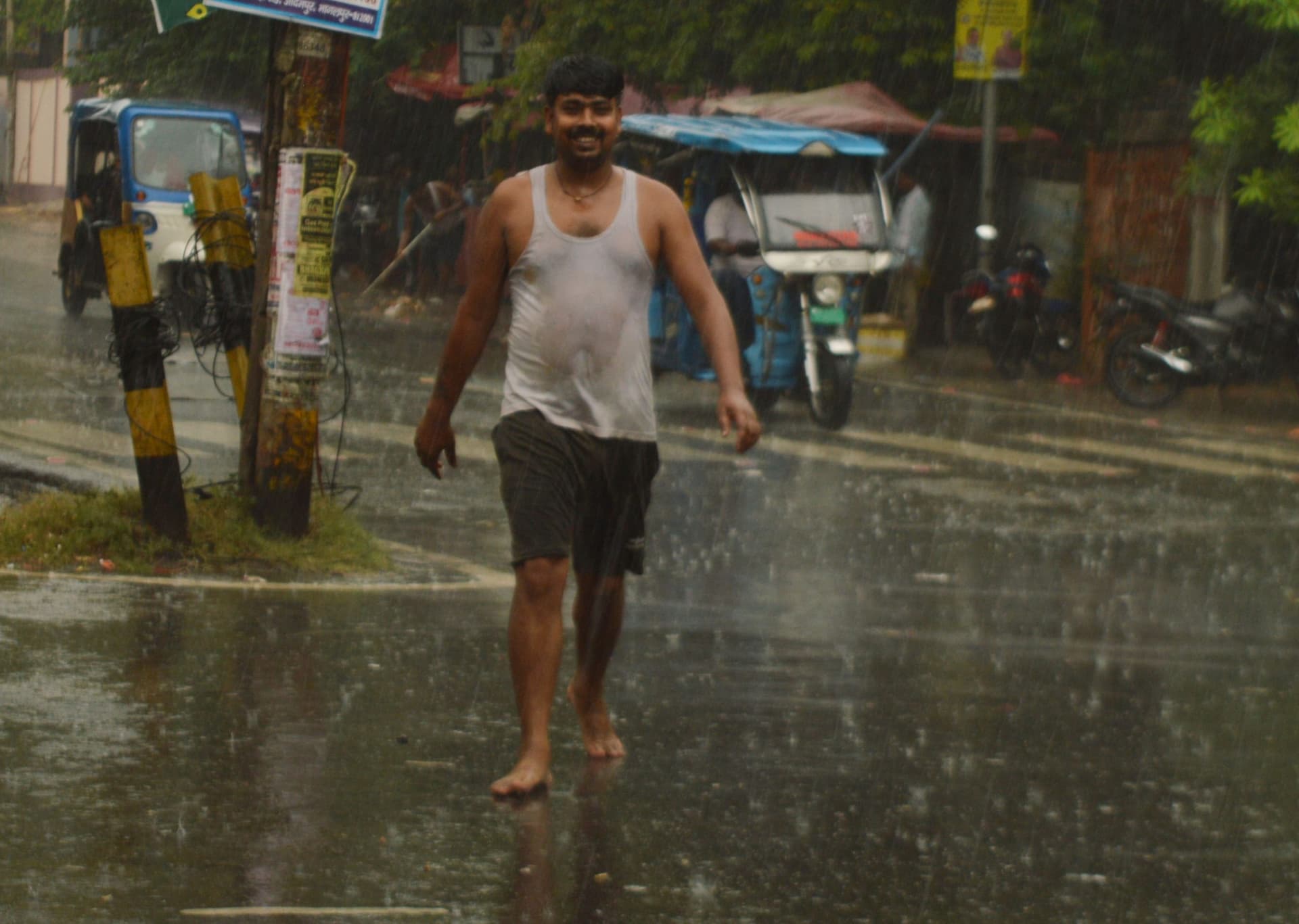 Purnia Weather: रात में हुई झमाझम बारिश, दिन उमस से रहे लोग परेशान, जानें कैसा रहेगा कल मौसम का मिजाज Purnia Weather: रात में हुई झमाझम बारिश, दिन उमस से रहे लोग परेशान, जानें कैसा रहेगा कल मौसम का मिजाज