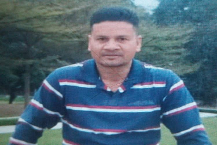 सरायकेला में ट्रक ने स्कूटी सवार को मारी टक्कर, CRPF जवान की मौत, दो की हालत गंभीर