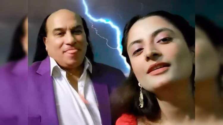 Chahat Fateh Ali Khan Song 'बदोबदी' अब इस दुनिया में नहीं रहा