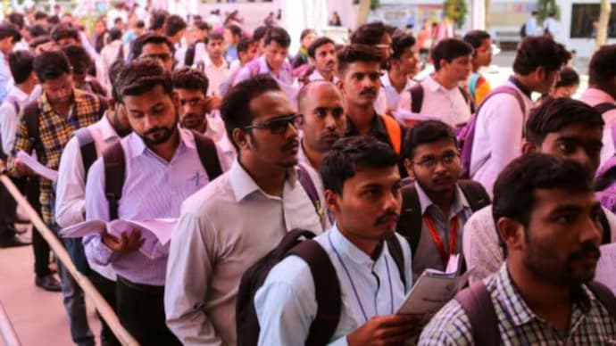 अगर आपने भी स्टूडेंट क्रेडिट कार्ड से लिया है लोन, तो जल्द कर लें ये काम... नहीं तो दर्ज होगा मामला
