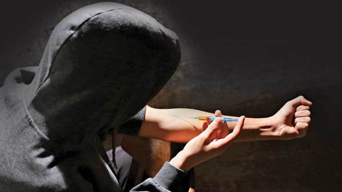 लौहनगरी के हर गली-मुहल्लों में बिक रहा है सफेद मौत की पुड़िया