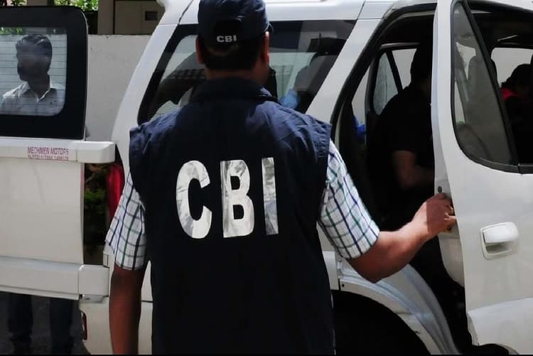 CBI ने आरजी कर मेडिकल अस्पताल के प्रिंसिपल संदीप घोष और फोरेंसिक मेडिसिन के डेमोस्ट्रेटर के ठिकानों पर मारा छापा