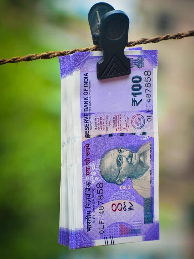 अमेरिकी डॉलर के मुकाबले रुपया तीन पैसे मजबूत
