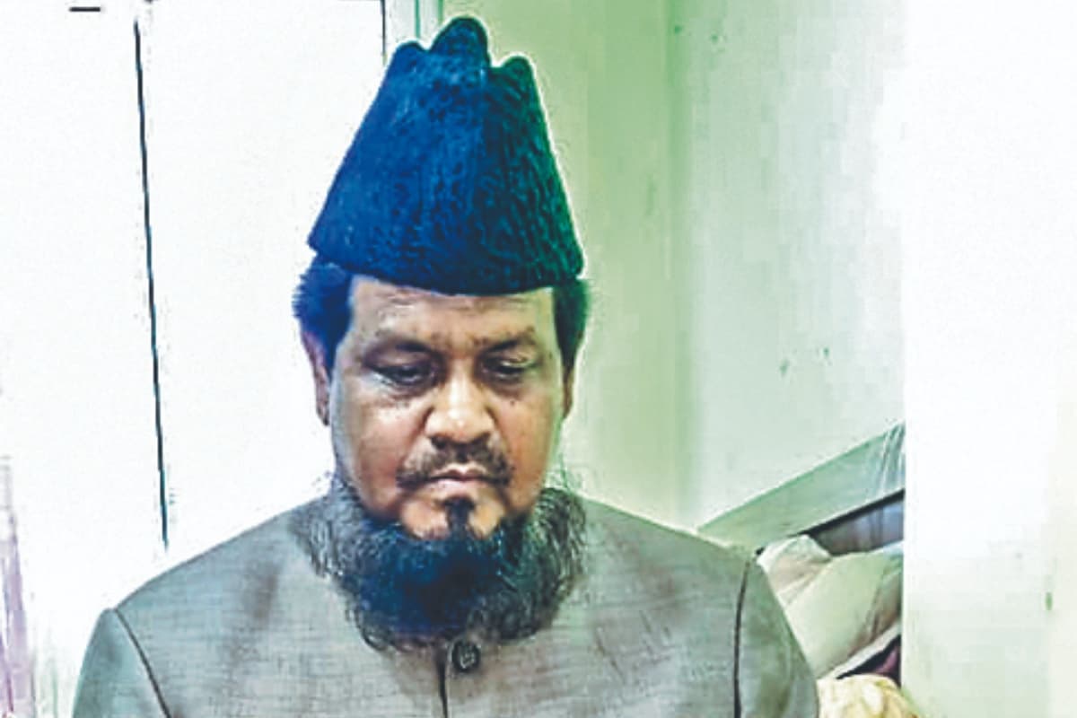 इस्लाम में नमाज की क्रियाएं साधारण योग की तरह, 48 रकत में 17 फर्ज और हर रकत में 7 प्रक्रियाएं