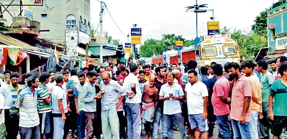 ट्रक की चपेट में आने से स्कूली छात्रा की मौत