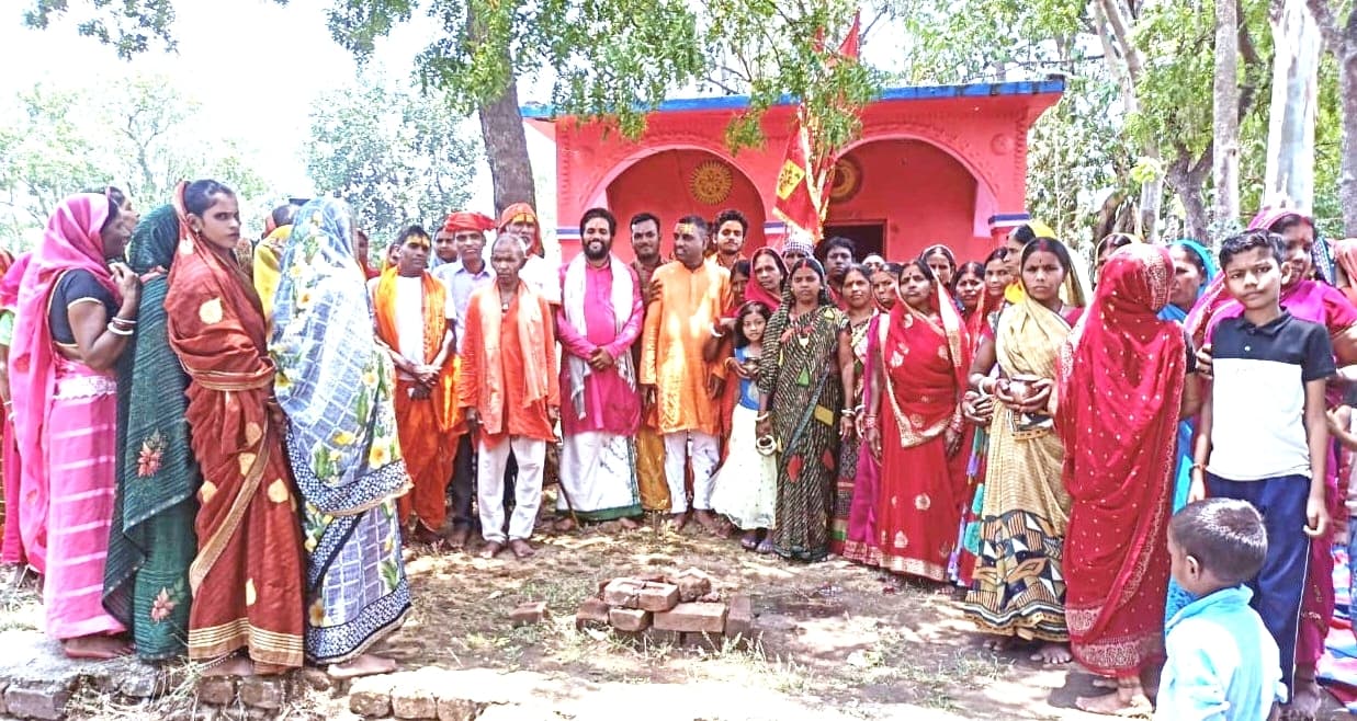 नये मंदिर निर्माण को लेकर भूमि पूजन