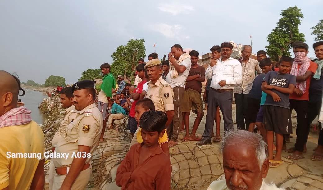 गंगा स्नान के दौरान डूबी 15 वर्षीय किशोरी, एसडीआरएफ कर रही तलाश