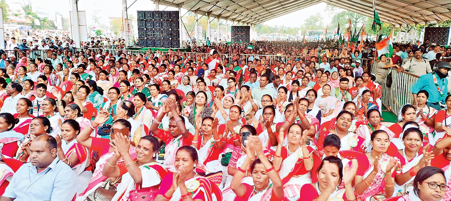 एनडीए ने भ्रष्टाचार, परिवारवाद को बनाया मुद्दा, तो इंडिया गठबंधन ने संविधान बदल देने का नरेटिव चलाया