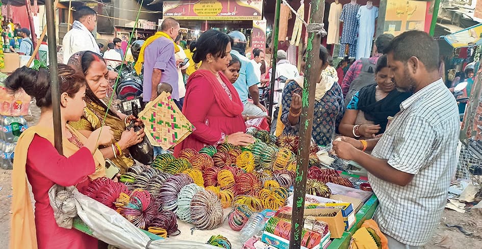 वट सावित्री व्रत आज, सुहाग की रक्षा के लिए महिलाएं करेंगी आराधना