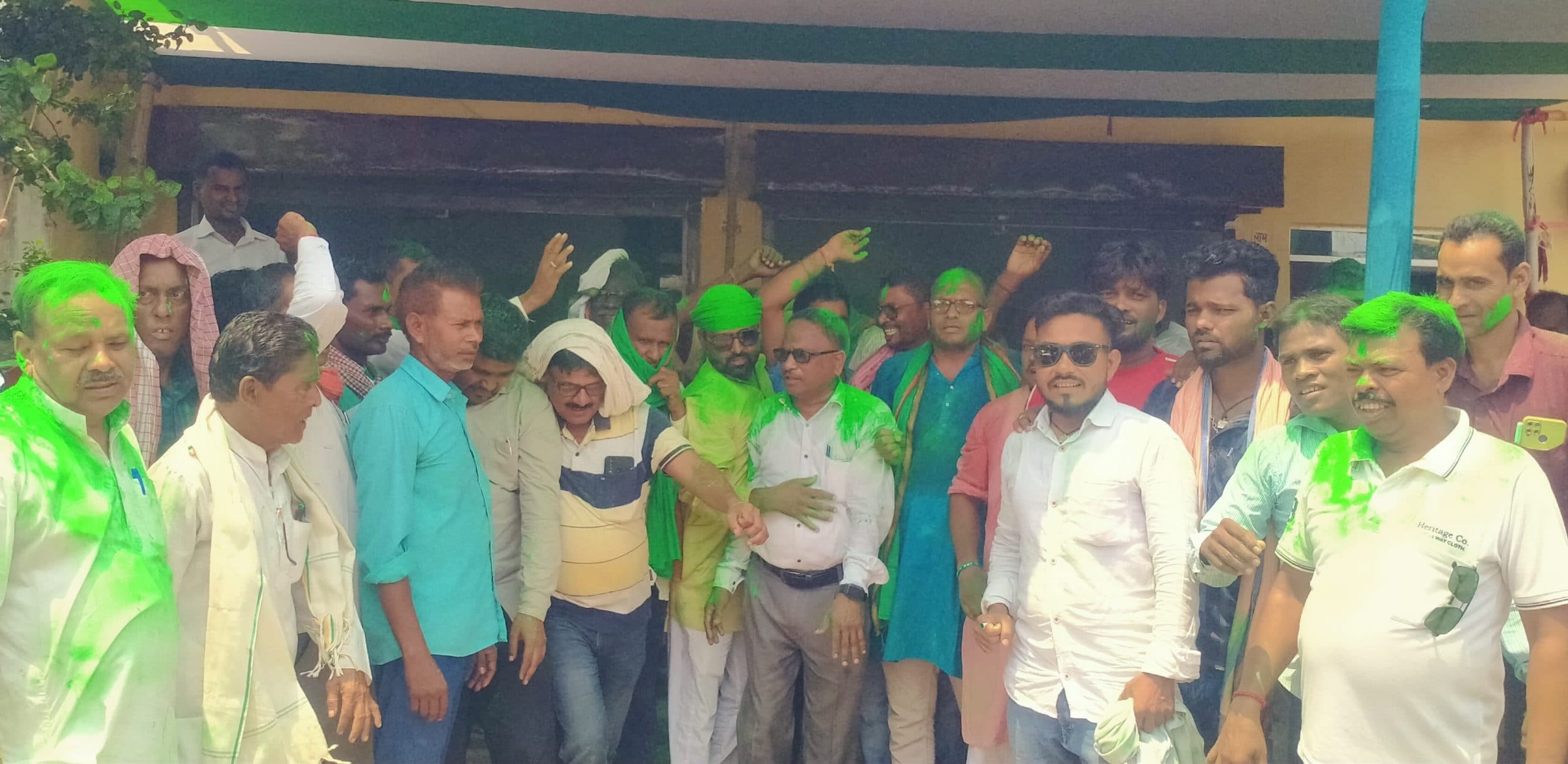 कल्पना सोरेन की जीत पर मनाया जश्न