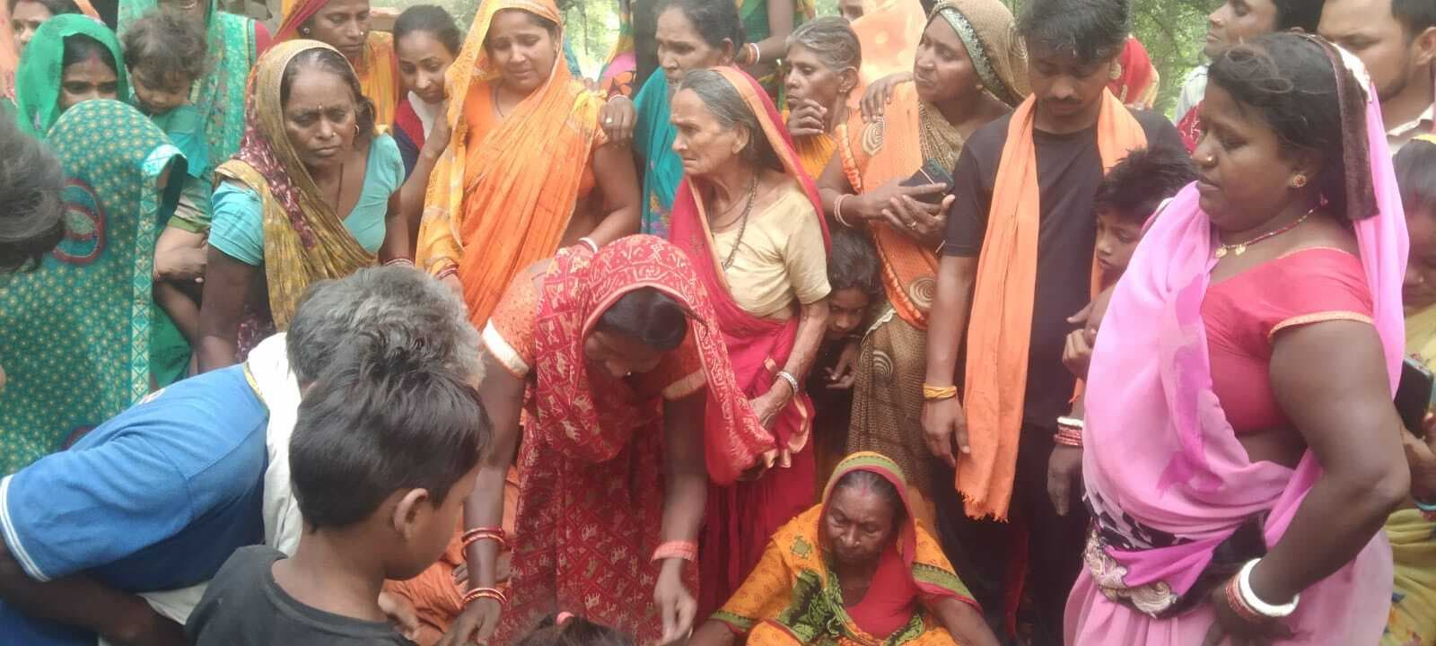 पिकअप की ठोकर से युवक की मौत, फुफेरा भाई गंभीर