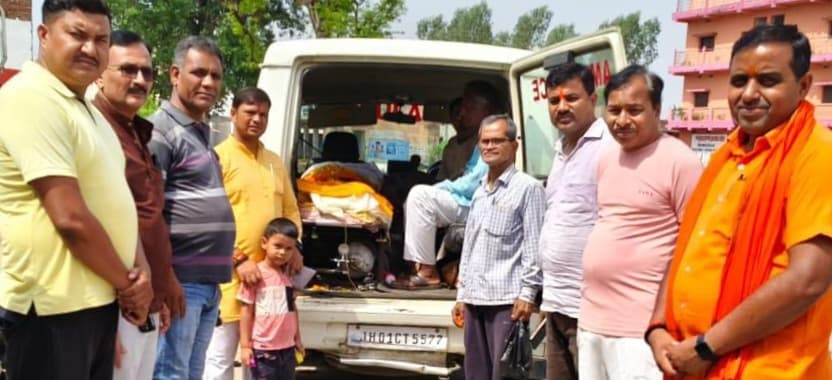 आरएसएस के वरिष्ठ प्रचारक के पार्थिव शरीर को दी श्रद्धांजलि