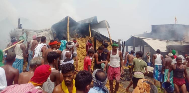 आग लगने से आधा दर्जन फूस के घर जले