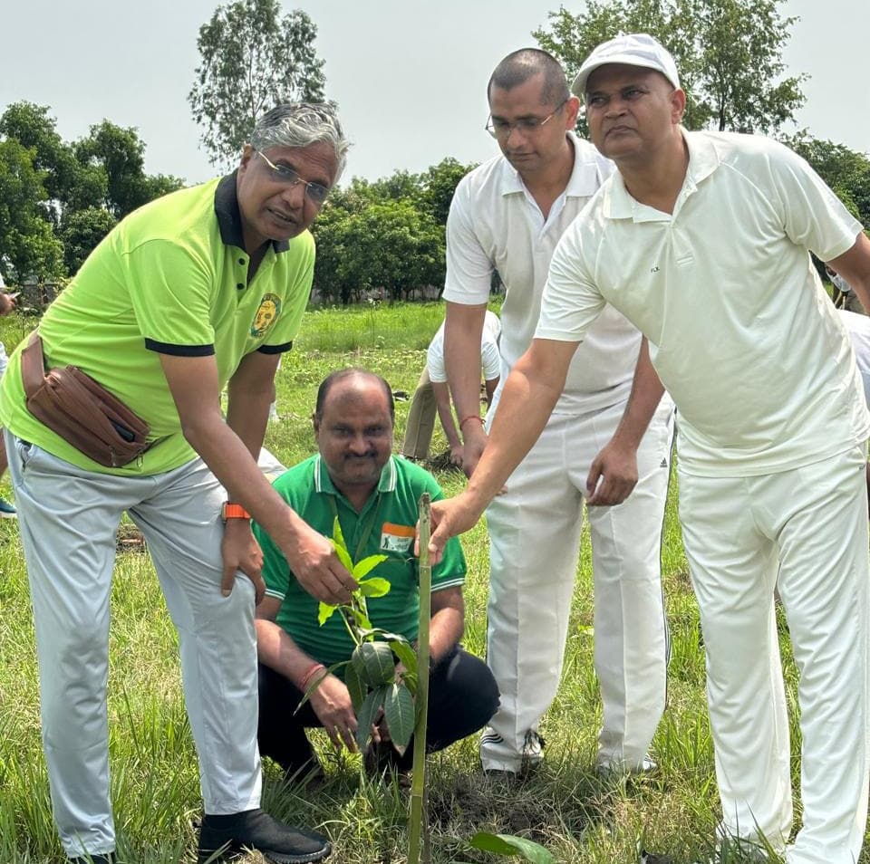 आइटीबीपी के जवानों व ग्रीन पूर्णिया ने मिलकर लगाये 100 पौधे