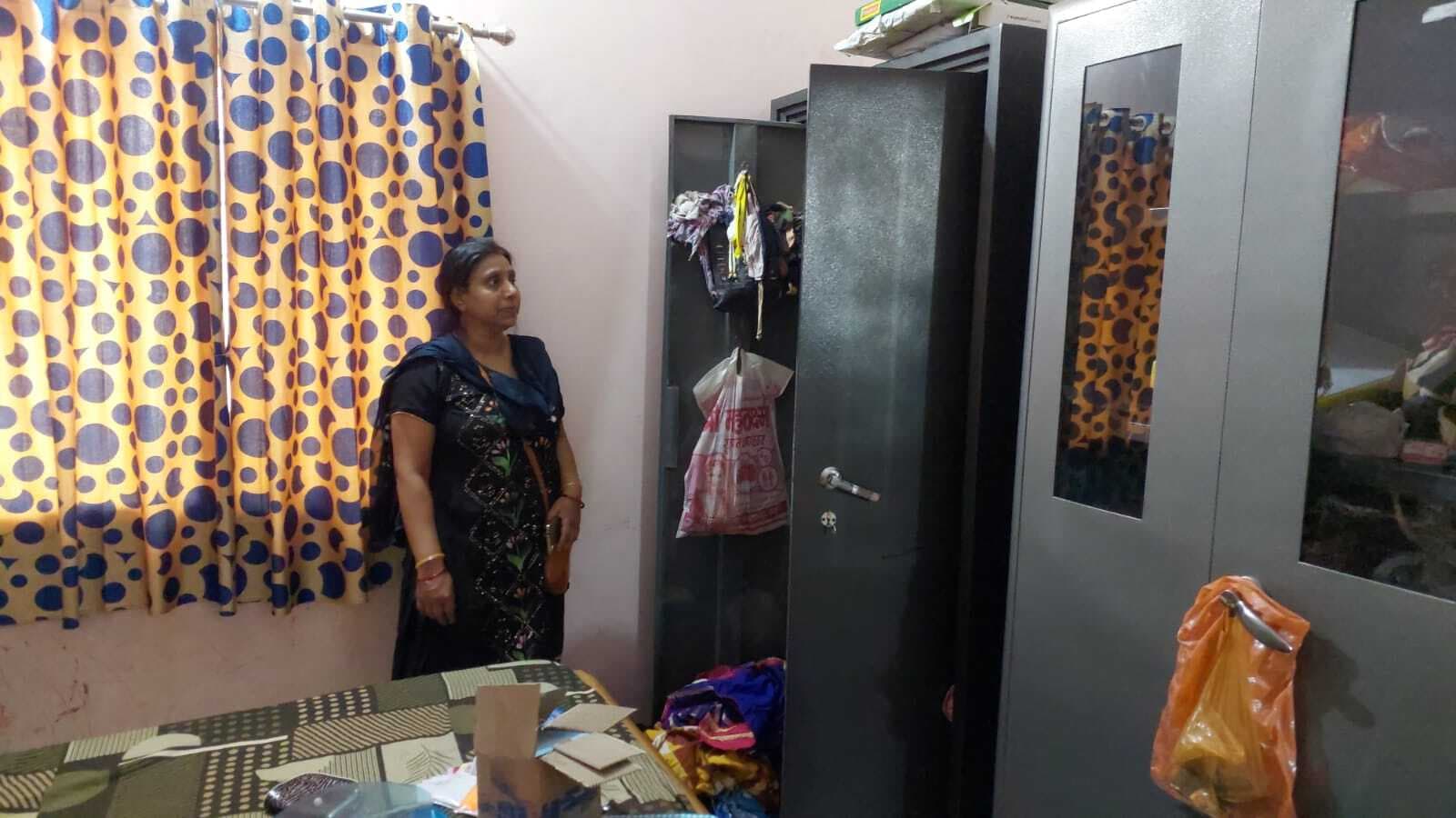 कसियाटांड़ में बंद दो घरों का ताला तोड़कर लाखों की चोरी