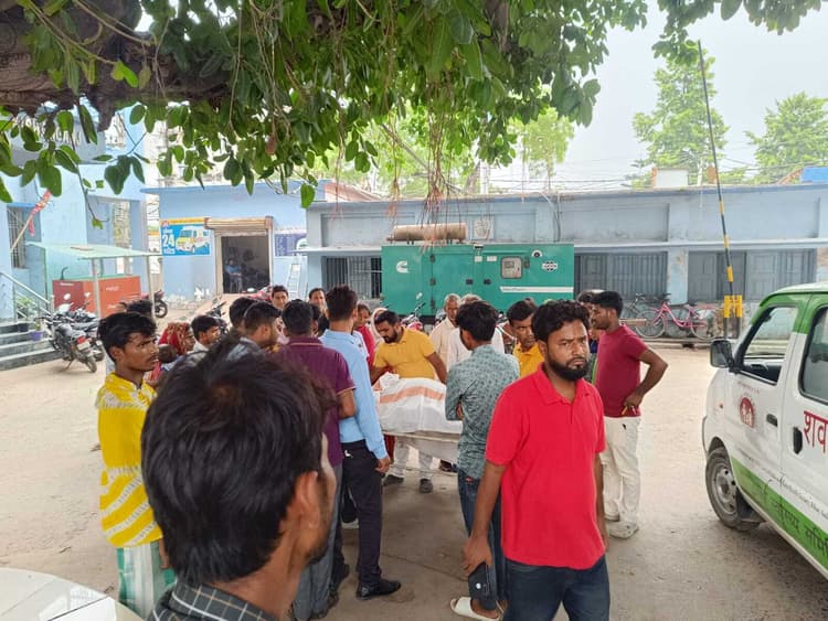 हार्ट अटैक से रेल यात्री की मौत, परिजनों में मचा कोहराम