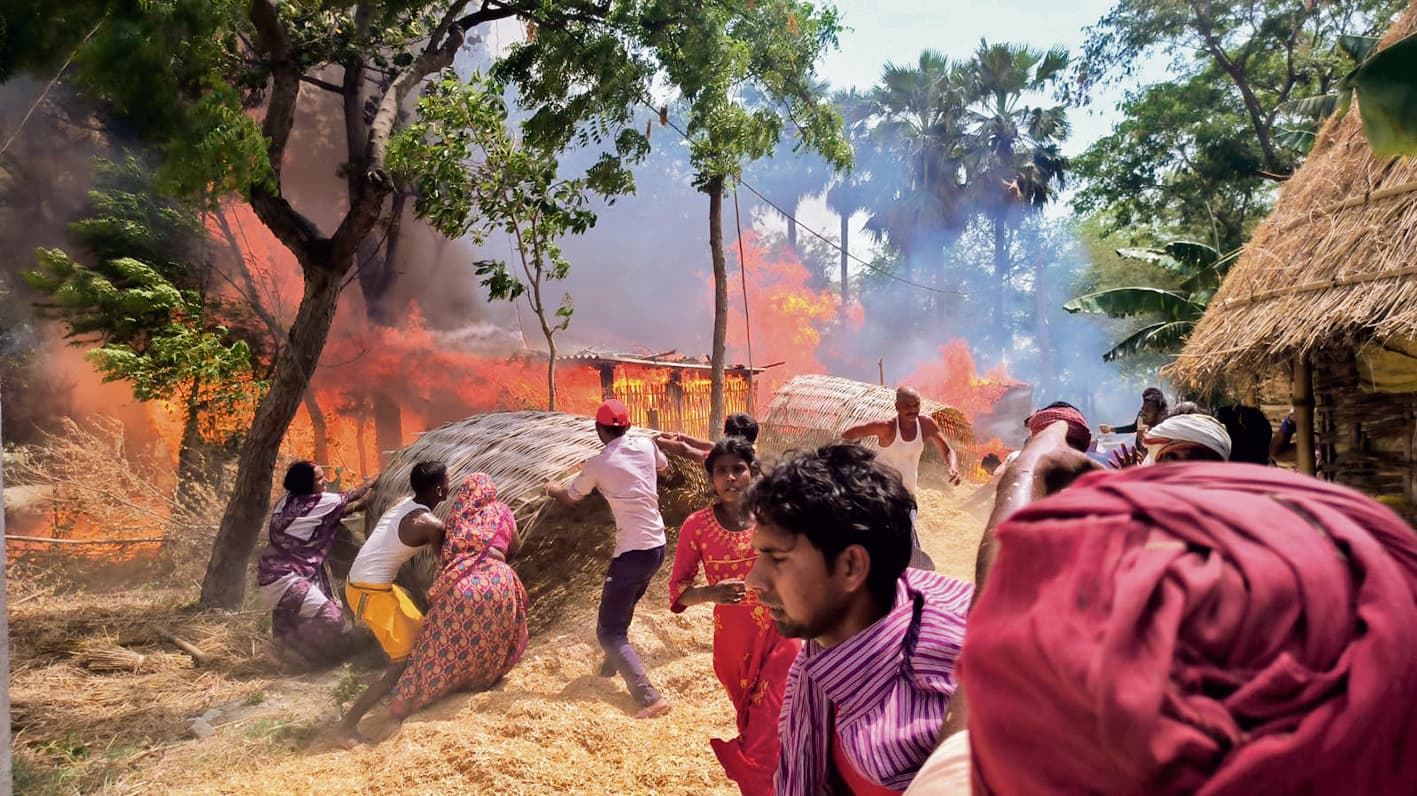 खराटी में चार फूसनुमा घर जलकर हुए राख