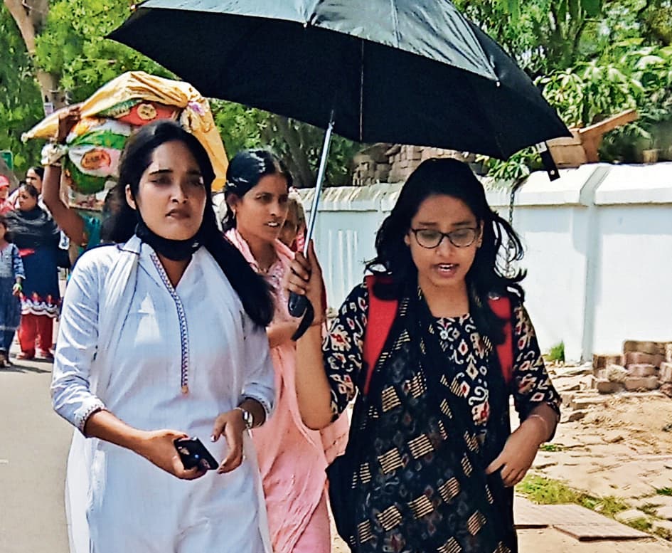 42 डिग्री पहुंचा पारा, असहनीय हुई धूप