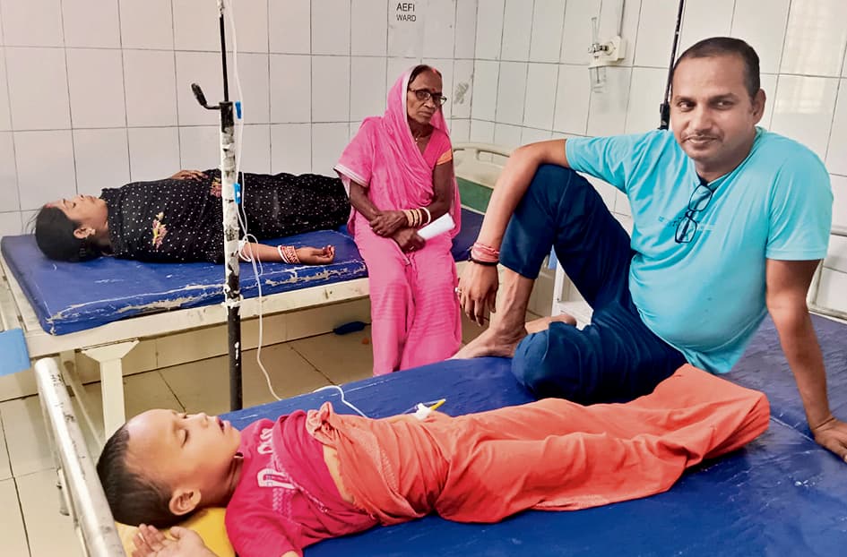 रिविलगंज सीएचसी में 24 घंटे अंदर दो दर्जन से अधिक मिले डायरिया के मरीज