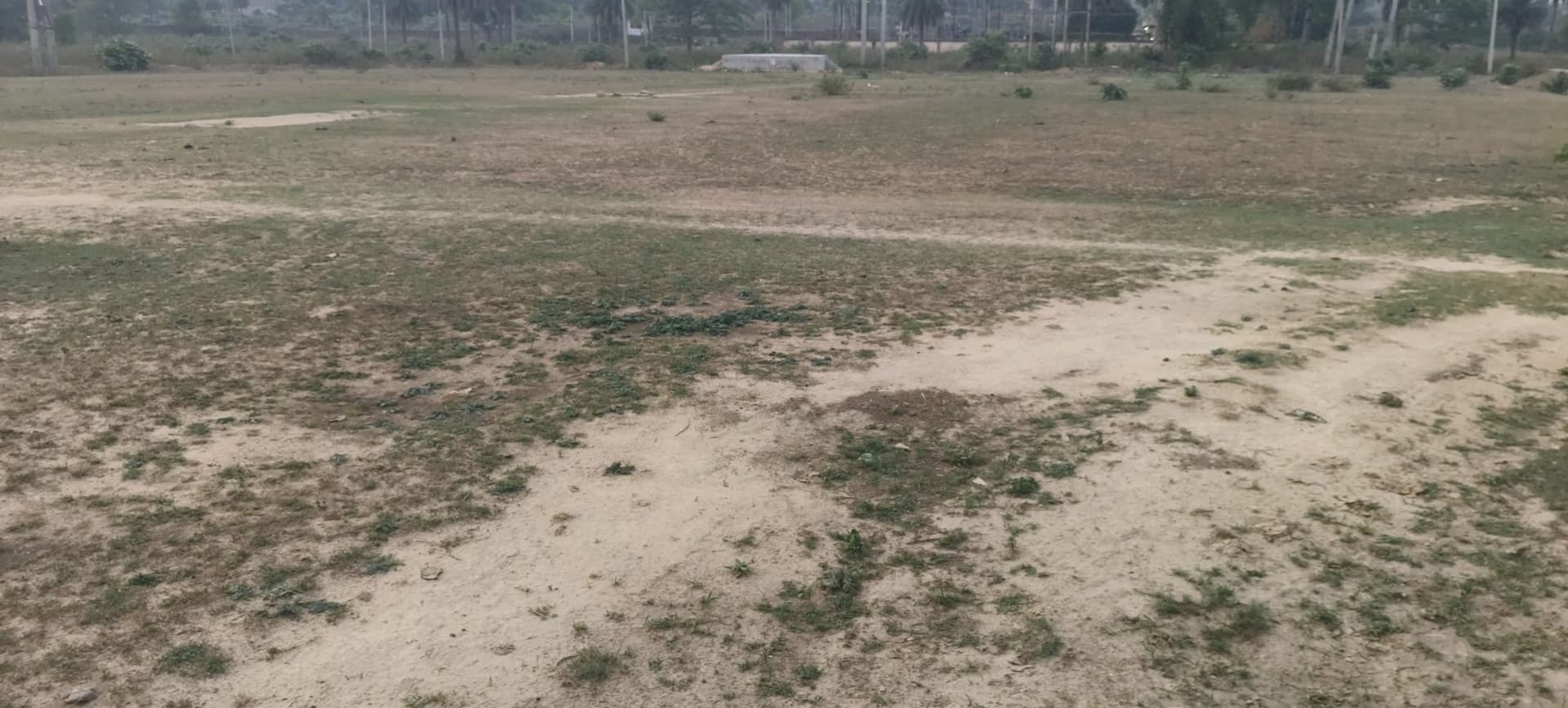 पदमा में खेल का मैदान नहीं होने से अभ्यास में पीछे रह जा रहे खिलाड़ी