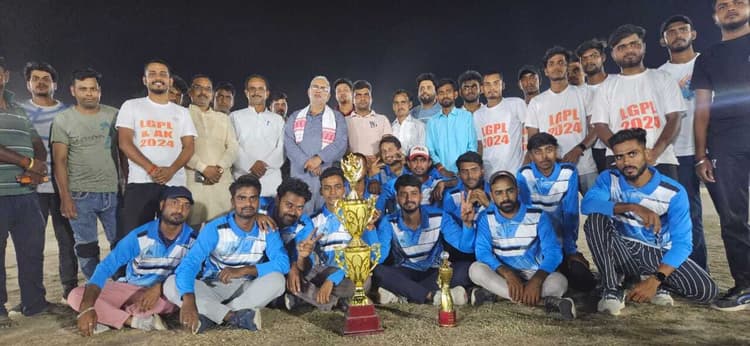 कोयली को पराजित कर महराजगंज बना चैंपियन