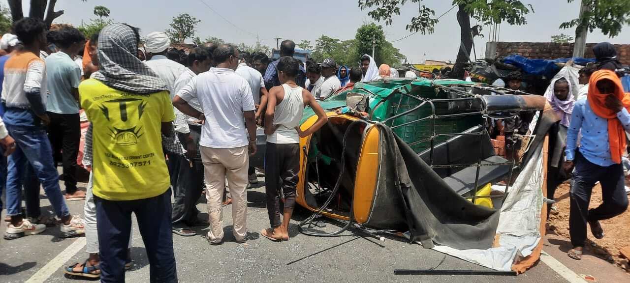 सड़क दुर्घटना में छात्रा की मौत, ग्रामीणों ने घंटों की सड़क जाम