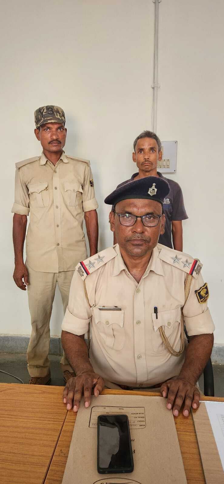 मजदूरों से रुपये लूट मामले में अपराधी गिरफ्तार