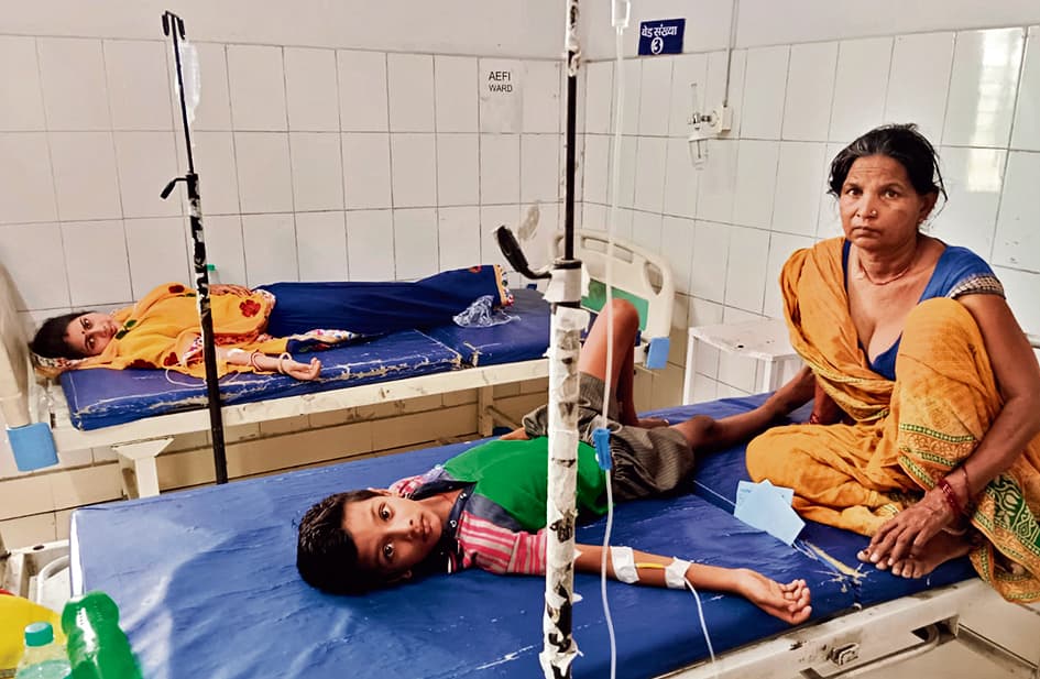 रिविलगंज में डायरिया से तीन लोगों की गयी जान, 80 से अधिक लोग बीमार