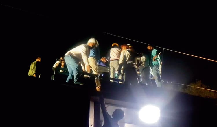 मानपुर जंक्शन के होम सिग्नल के पास टूटा मालगाड़ी का पेंटो