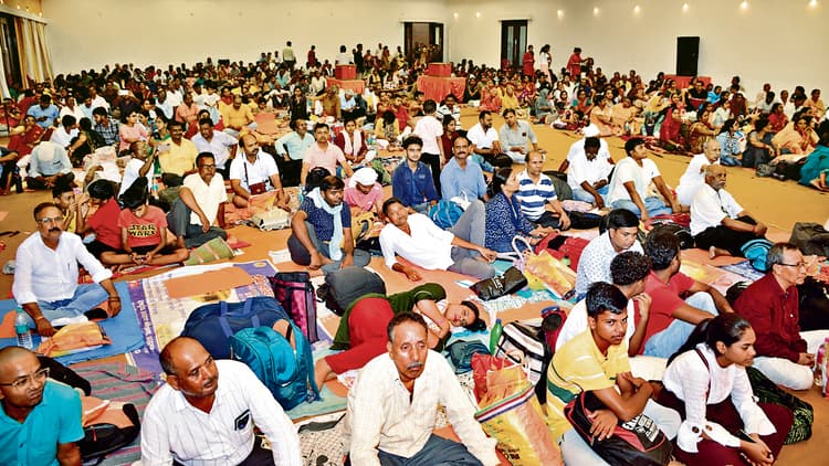 कुमार स्वामी के समागम में जुटे श्रद्धालु